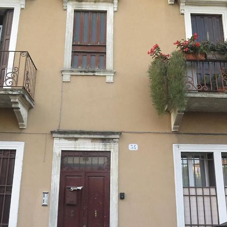 Apartment With Lovely Garden Верона Екстер'єр фото